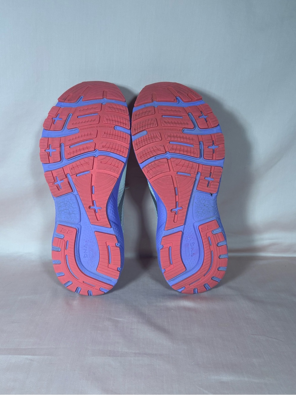 Brooks Adrenaline GTS 22 White/Coral/Purple Women's Running Sneaker Size 12 - Picture 16 of 16